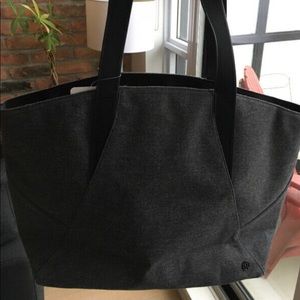 Lululemon - all day tote